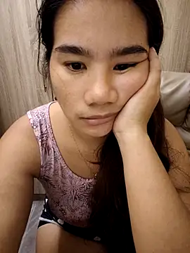 Snapshot of Kissy07 chatting on October 19, 2025, 12:11 am Kissy07 online show from October 19, 2025, 12:11 am