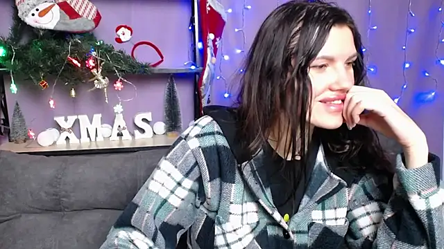 Snapshot of MilaLoona chatting on January 7, 2025, 7:10 am MilaLoona online show from January 7, 2025, 7:10 am