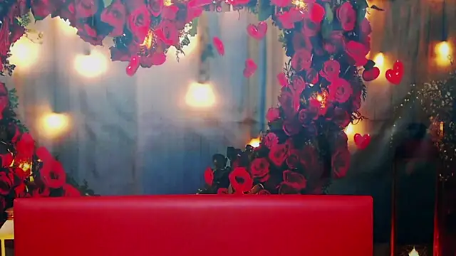 Snapshot of MilaLoona chatting on March 6, 2025, 7:36 am MilaLoona online show from March 6, 2025, 7:36 am