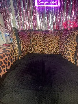 BigFineSelena online show from April 15, 2026, 11:16 pm