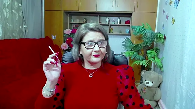 LucilleFenlys online show from December 8, 2024, 7:43 pm