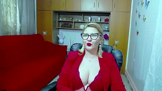 LucilleFenlys online show from February 26, 2025, 6:15 am