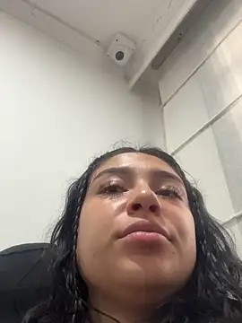 dayra angels online show from October 3, 2025, 7:11 pm