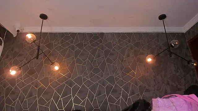 dayra angels online show from March 18, 2026, 6:22 pm