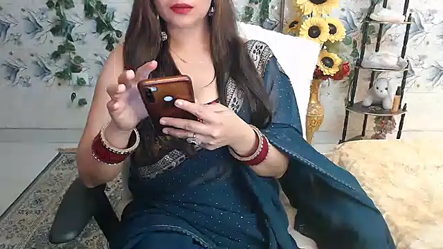 mahimagicdoll DESI online show from December 12, 2024, 2:11 pm