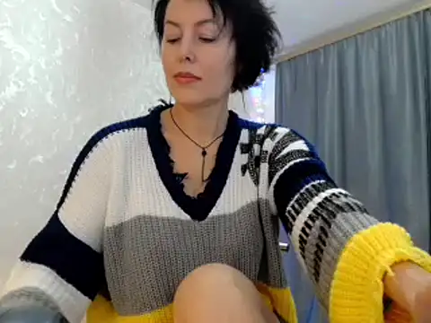 Snapshot of elenaza chatting on December 13, 2024, 1:12 pm elenaza online show from December 13, 2024, 1:12 pm