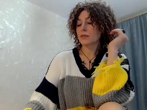 Snapshot of elenaza chatting on January 13, 2025, 11:30 am elenaza online show from January 13, 2025, 11:30 am