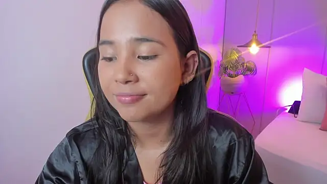 isabella florez online show from June 3, 2026, 2:25 am