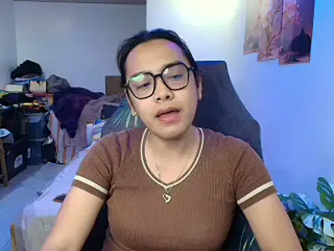 Snapshot of Your_PrettyGirlxxx chatting on May 10, 2026, 11:15 am Your PrettyGirlxxx online show from May 10, 2026, 11:15 am