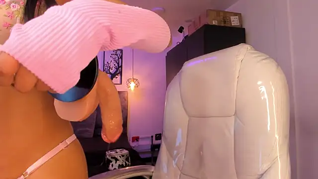 Olivia ds online show from December 29, 2024, 3:54 am