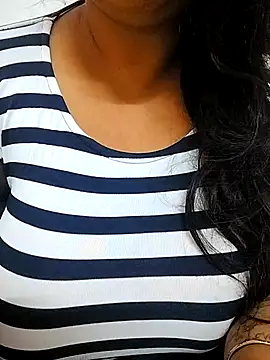 Snapshot of rekhabb123 chatting on January 8, 2026, 4:15 am rekhabb123 online show from January 8, 2026, 4:15 am