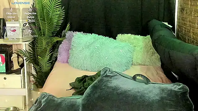 Snapshot of Horny_Sassy chatting on March 3, 2025, 6:15 am Horny Sassy online show from March 3, 2025, 6:15 am