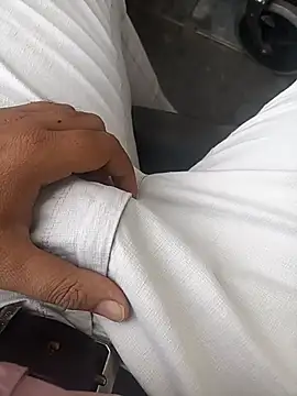 witchhunter1 online show from November 4, 2025, 1:27 am