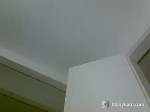 Snapshot of celibe_du_25 chatting on December 12, 2024, 5:04 pm celibe du 25 online show from December 12, 2024, 5:04 pm