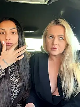 Snapshot of Keep_us_wild chatting on December 3, 2024, 4:47 am Keep us wild online show from December 3, 2024, 4:47 am