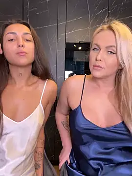 Snapshot of Keep_us_wild chatting on December 21, 2024, 3:36 am Keep us wild online show from December 21, 2024, 3:36 am