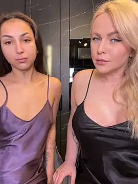 Snapshot of Keep_us_wild chatting on March 17, 2025, 10:06 pm Keep us wild online show from March 17, 2025, 10:06 pm