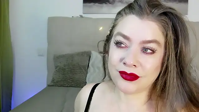 Snapshot of PetersEmily chatting on December 14, 2024, 12:01 am PetersEmily online show from December 14, 2024, 12:01 am