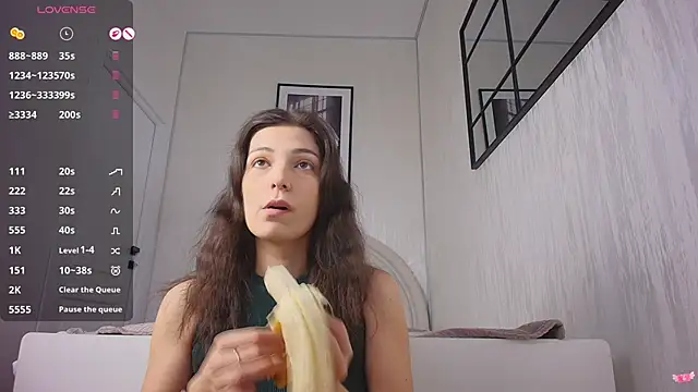 Anna Lewis online show from April 1, 2026, 6:47 am