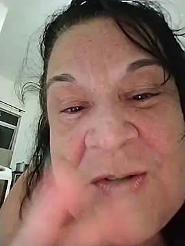 Snapshot of Yaya_Mineira chatting on May 15, 2026, 10:50 pm Yaya Mineira online show from May 15, 2026, 10:50 pm