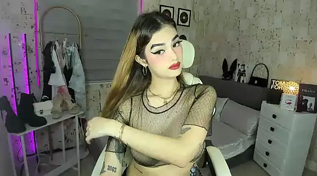 Snapshot of AlexandraMooree chatting on February 21, 2025, 4:48 pm AlexandraMooree online show from February 21, 2025, 4:48 pm