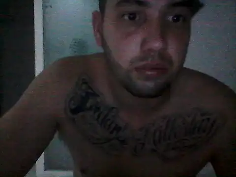 Snapshot of leon9705 chatting on April 19, 2026, 8:35 am leon9705 online show from April 19, 2026, 8:35 am