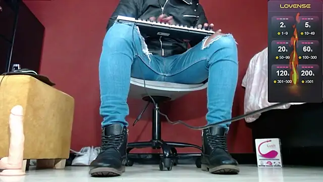 TomLover 12 online show from February 10, 2025, 11:57 am