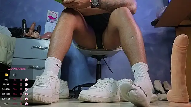 TomLover 12 online show from February 27, 2026, 5:29 am