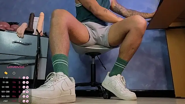 TomLover 12 online show from March 31, 2026, 3:56 pm