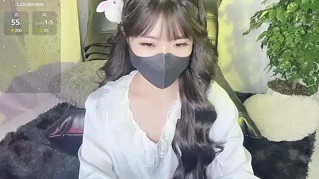 Mya Lee online show from December 5, 2024, 3:50 pm