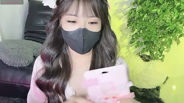 Mya Lee online show from December 6, 2024, 4:28 pm