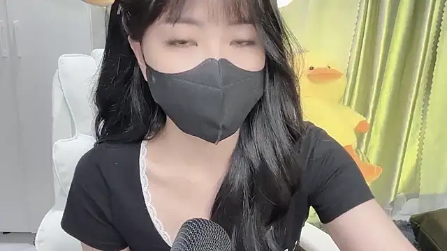 Mya Lee online show from February 14, 2025, 7:33 pm