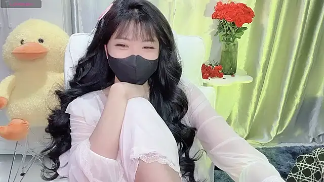 Mya Lee online show from February 21, 2025, 4:48 pm