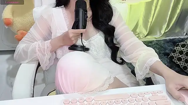 Mya Lee online show from February 21, 2025, 7:54 pm