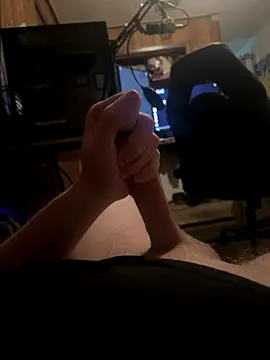 Snapshot of whitestroker chatting on October 29, 2025, 4:31 pm whitestroker online show from October 29, 2025, 4:31 pm