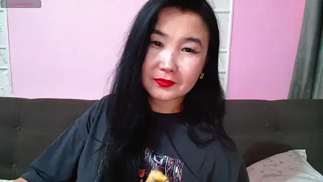 Snapshot of Bet_Lu chatting on October 18, 2025, 7:31 am Bet Lu online show from October 18, 2025, 7:31 am