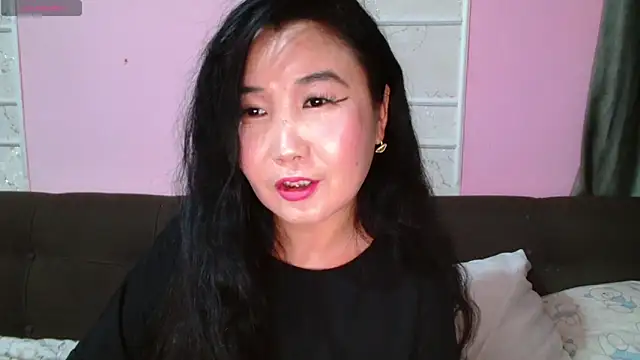 Snapshot of Bet_Lu chatting on October 21, 2025, 4:35 am Bet Lu online show from October 21, 2025, 4:35 am