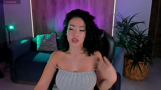RoseFerrera online show from December 27, 2024, 7:35 pm