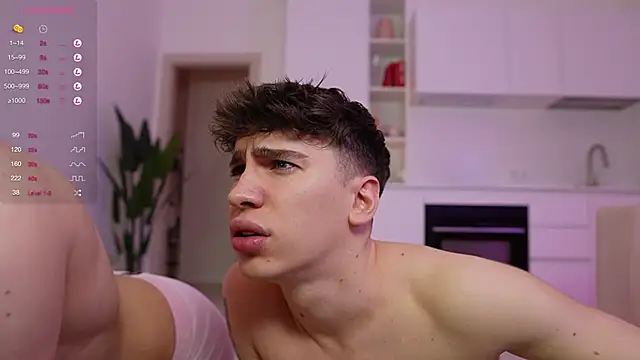 Snapshot of Evan__White_ chatting on February 13, 2025, 6:38 pm Evan White online show from February 13, 2025, 6:38 pm