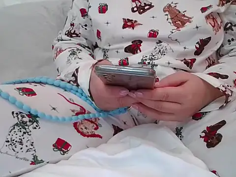 RealLittleRedRidingHood online show from November 1, 2025, 5:59 pm