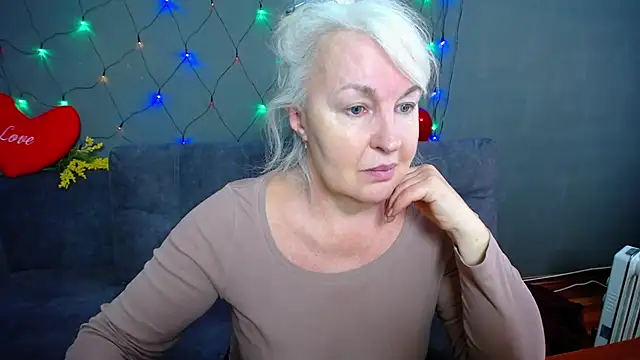 BlondyLeeBest online show from February 11, 2026, 12:54 pm
