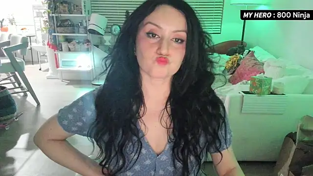 Snapshot of Vesaaa chatting on November 5, 2025, 4:01 am Vesaaa online show from November 5, 2025, 4:01 am