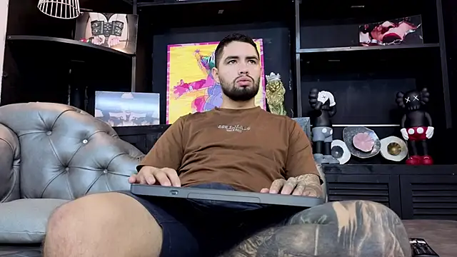 matteosantos online show from September 23, 2025, 11:57 am