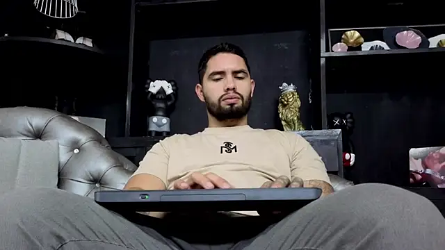 matteosantos online show from December 18, 2025, 11:27 am