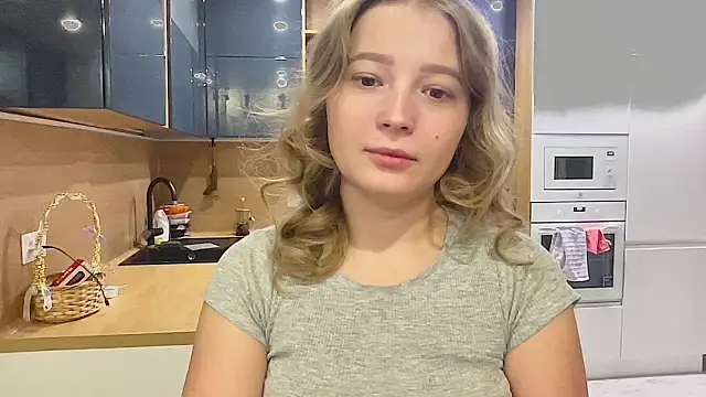 Snapshot of CharmingSarah chatting on September 26, 2025, 3:27 pm CharmingSarah online show from September 26, 2025, 3:27 pm