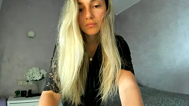  DarkRose  online show from April 29, 2026, 10:52 am