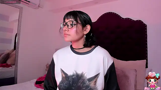 lucyycy online show from February 27, 2025, 4:09 am