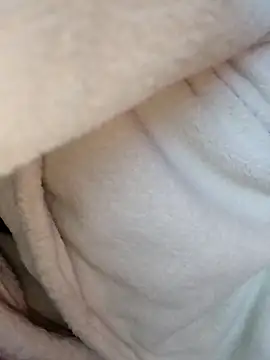 LoGaNfree88 online show from November 18, 2025, 2:39 am