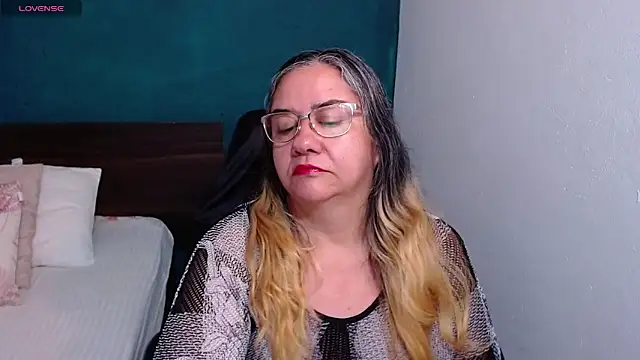 scaelettdubois online show from September 17, 2025, 11:39 pm