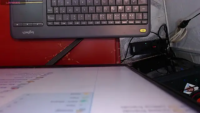 scaelettdubois online show from November 9, 2025, 1:15 am